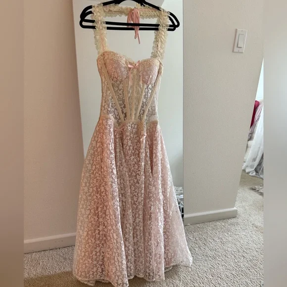 Lumina Venus Strapless Lace Corset Dress - Picture 5 of 9